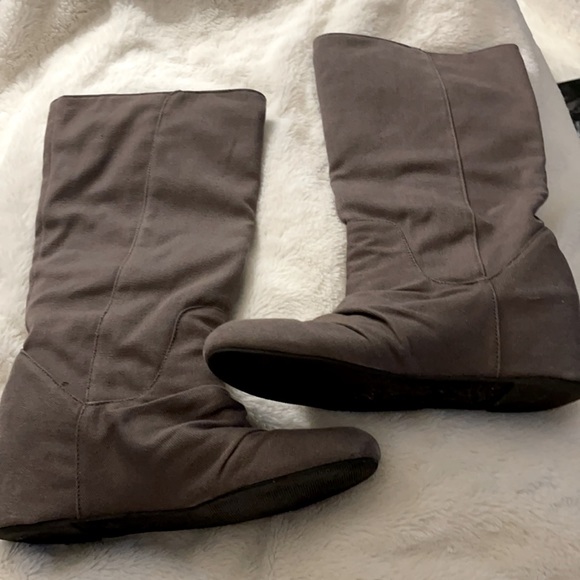 Aldo boots or Free with a $40 purchase - Picture 3 of 6